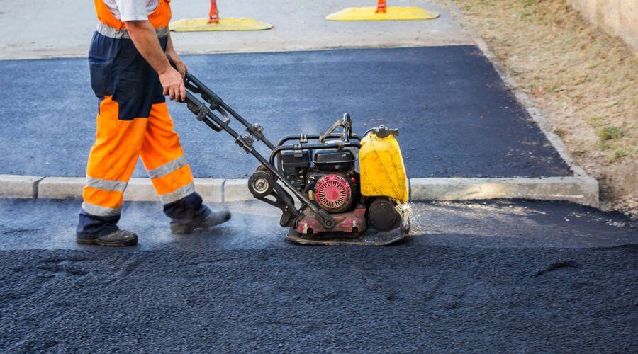 Professional gutter cleaning in Enderlin, ND